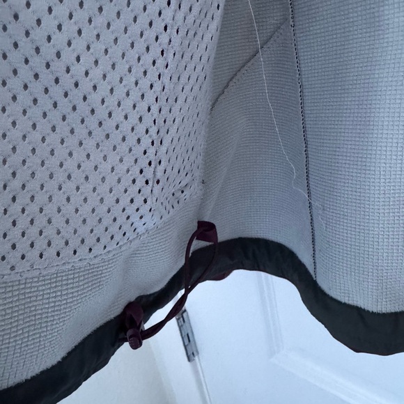 💜PATAGONIA Women's Jacket in Burgundy - Picture 5 of 5